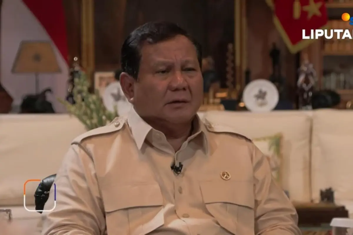 Presiden Prabowo Subianto saat melangsungkan wawancara khusus dengan Pemimpin Redaksi Liputan6 SCTV, Retno Pinasti di Padepokan Garuda Yaksa, Hambalang.