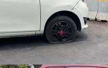 Diduga Parkir Tak Sesuai Tempatnya, Sejumlah Mobil Alami Kempes Ban di Sekitaran Monas Ini Viral