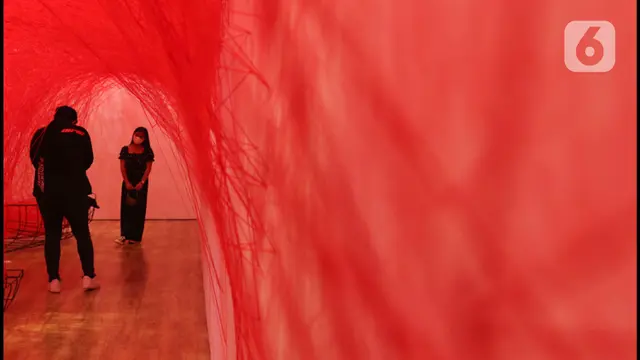 Perupa Jepang Chiharu Shiota Tampilkan Karya Bertajuk The Soul Trembles