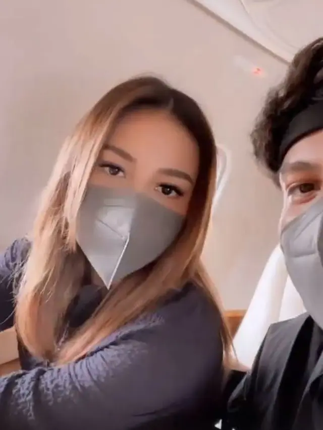 6 Potret Aurel dan Atta Berangkat Honeymoon Naik Jet Pribadi, Selalu Mesra