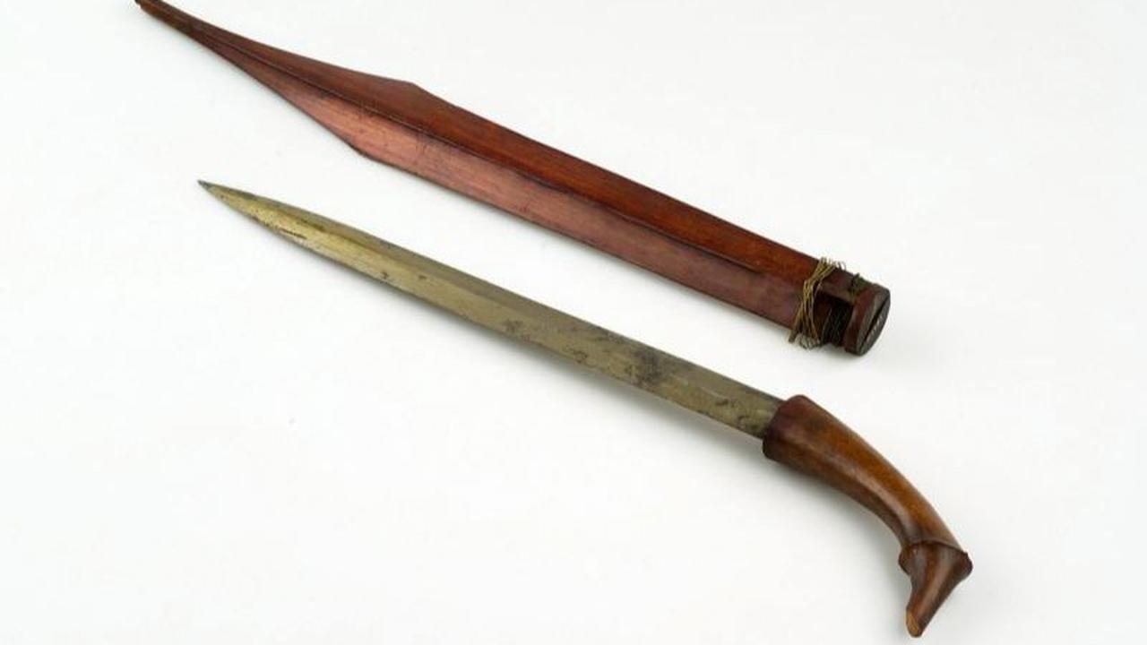 <b>Pisau Palitai</b>