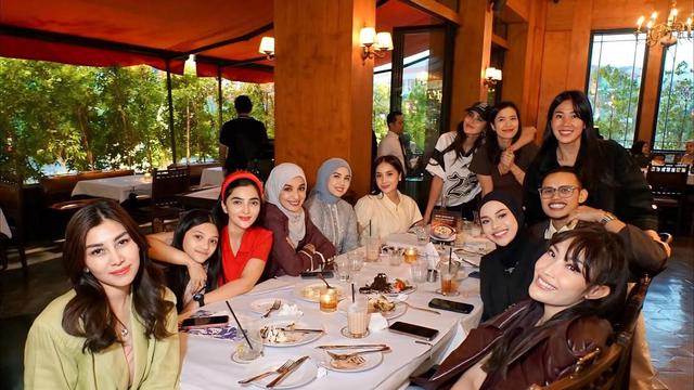 Ashanty Arisan Bareng Geng Cendol (Instagram ashanty_ash)