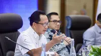 Menteri Dalam Negeri (Mendagri) Muhammad Tito Karnavian saat memberikan arahan pada Rapat Koordinasi Pemerintahan se-Wilayah Sumatera Tahun 2025 di Swiss-Belhotel Harbour Bay Batam, Kepulauan Riau (Kepri), Minggu (21/9/2025). (Dok. Istimewa)
