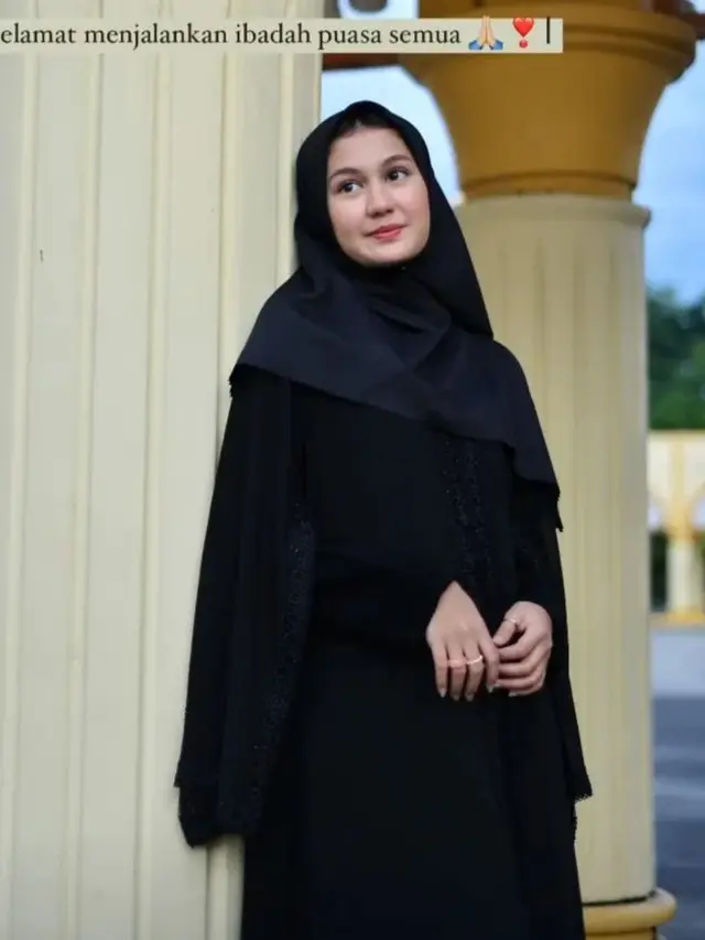 Main Series Religi, Ini 7 Potret Terbaru Zoe Abbas Jackson Tampil Berhijab
