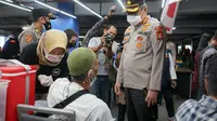 Peringati HUT ke-75 Bhayangkara, Polrestabes Makassar Vaksin Gratis Ribuan Warga