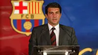 JANJI - Joan Laporta berjanji akan membuat Barcelona kembali bersih dari sponsor andai terpilih menjadi presiden. (Mundo Deportivo)