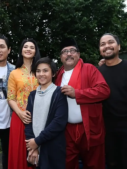 Personel Armada saat hadir di di Galeri Semesta, Karang Tengah Raya, Lebak Bulus, Jakarta, Rabu (7/3/2018). Keempatnya mengaku sebagai penggemar sinetron Si Doel. (Bambang E Ros/Bintang.com)