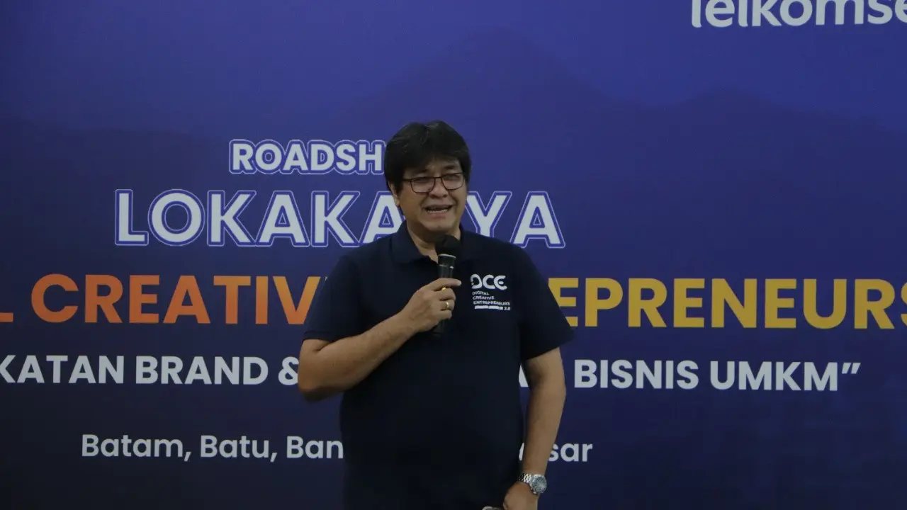 Samuel Pasaribu - Vice President Area Account Management Telkomsel