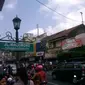 Suasana di pojok Jalan Malioboro, Yogyakarta, jelang libur akhir tahun. (Liputan6.com/Fathi Mahmud)