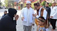 Ketua MPR Zulkifli Hasan, usai Salat Ied di Masjid Al Ihsan Bekasi bersama beliau Ustaz Adi Hidayat.