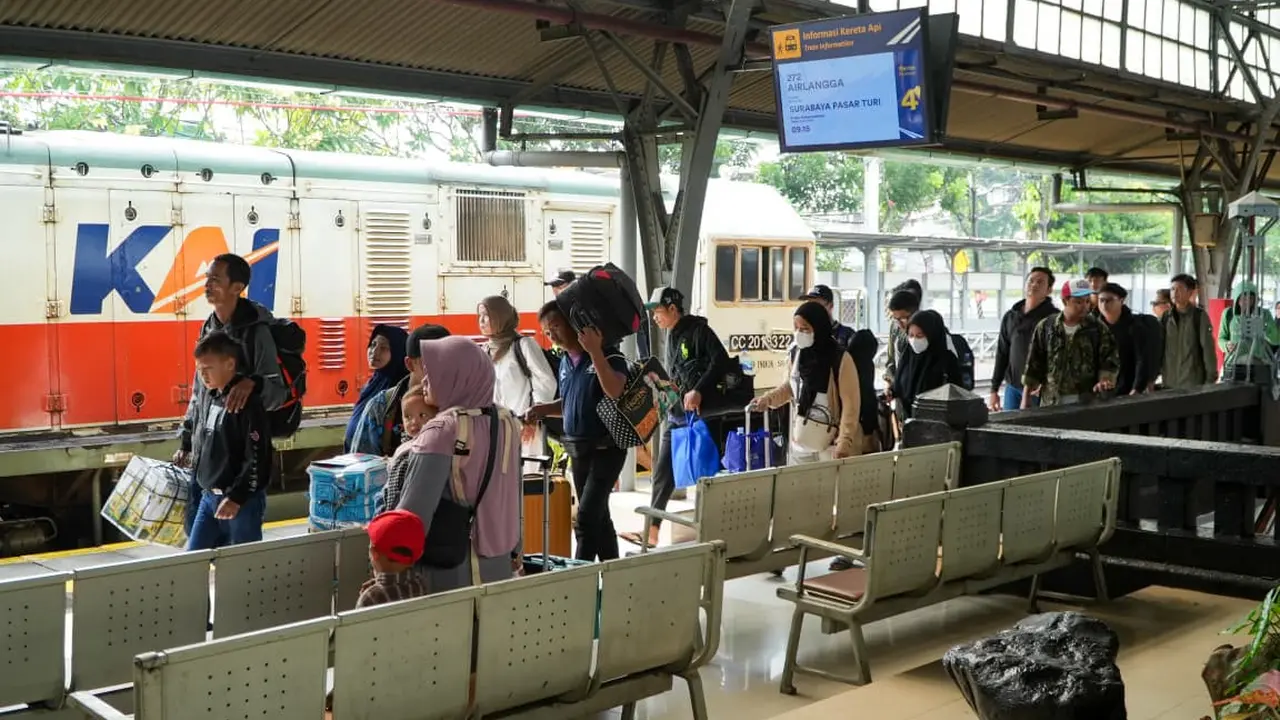 Info terbaru jadwal dan harga tiket KA Pandanwangi rute Ketapang-Jember.