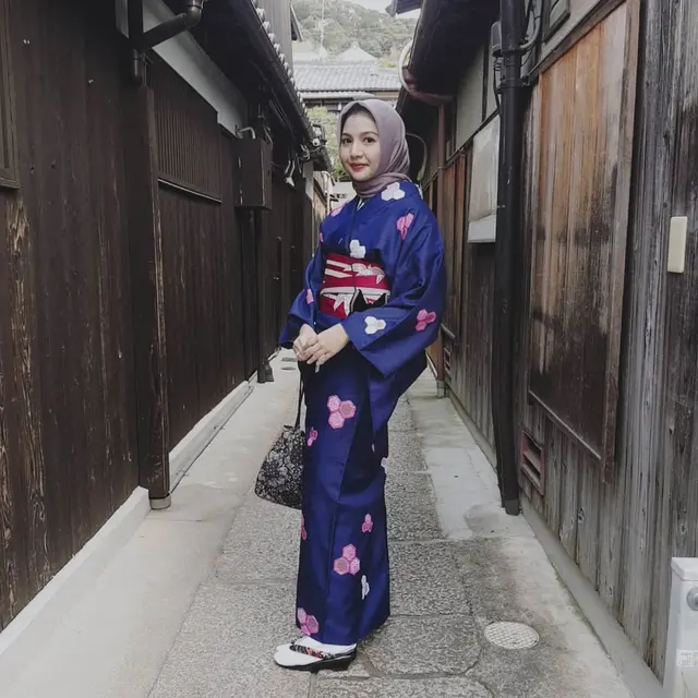 6 Potret Terbaru Navy Rizki Tavania Pemeran Jasmine di Arti Sahabat, Kini Sudah Jadi Ibu