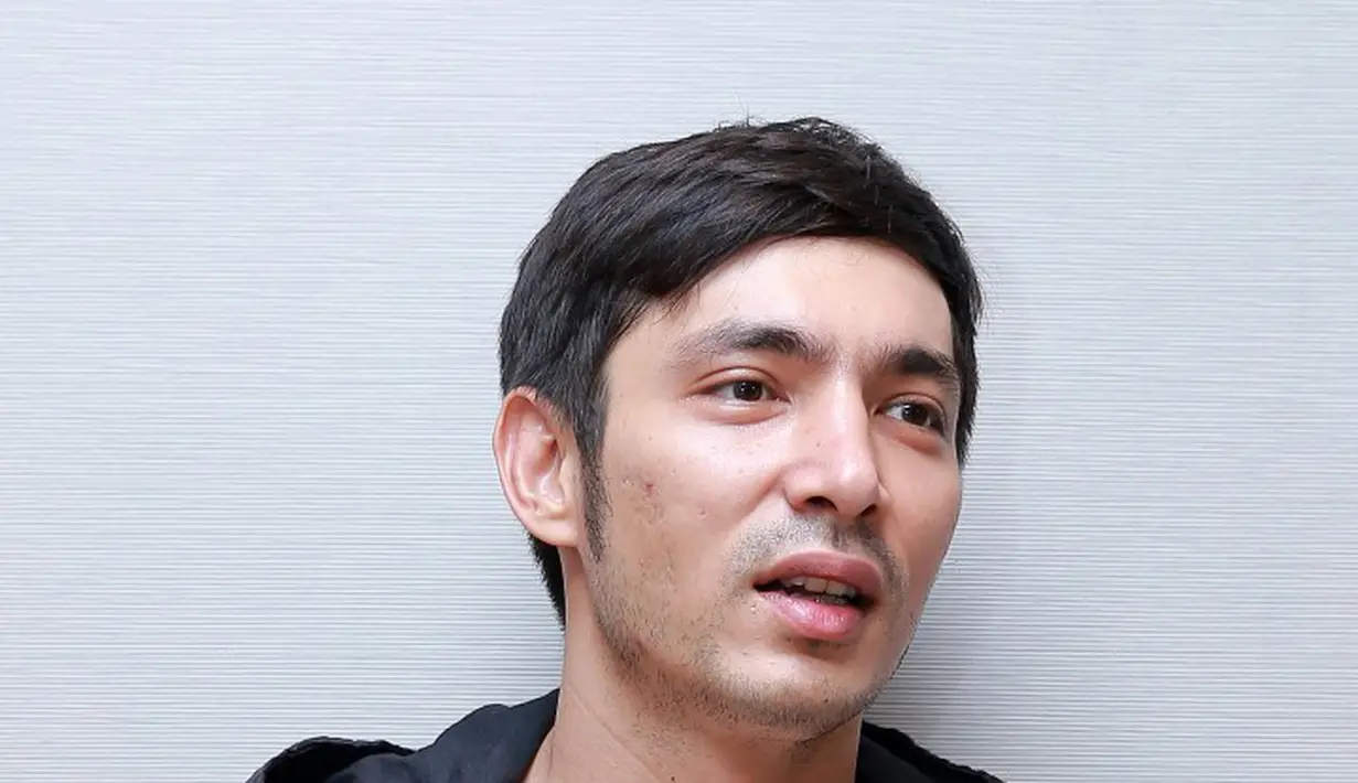 Film 3 (tiga) menceritakan konflik antara tiga sahabat: Alif (Cornelio Sunny), Lam (Abimana) dan Mim (Agus Kuncoro) yang harus berseteru demi membela apa yang mereka masing-masing anggap benar. (Galih W. Satria/Bintang.com)