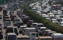 FOTO: DKI Jakarta Terapkan Pembatasan Kendaraan Motor dan Mobil, Ini Batas Usia Maksimal yang Boleh Masuk Ibu Kota