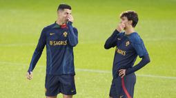 Dalam wawancaranya tersebut, Ronaldo menyerang Erik ten Hag yang dianggap tidak menghormati dirinya serta mengkritik MU yang tidak ada kemajuan sejak ditinggal Sir Alex Ferguson pada 2013. (AP/Armando Franca)