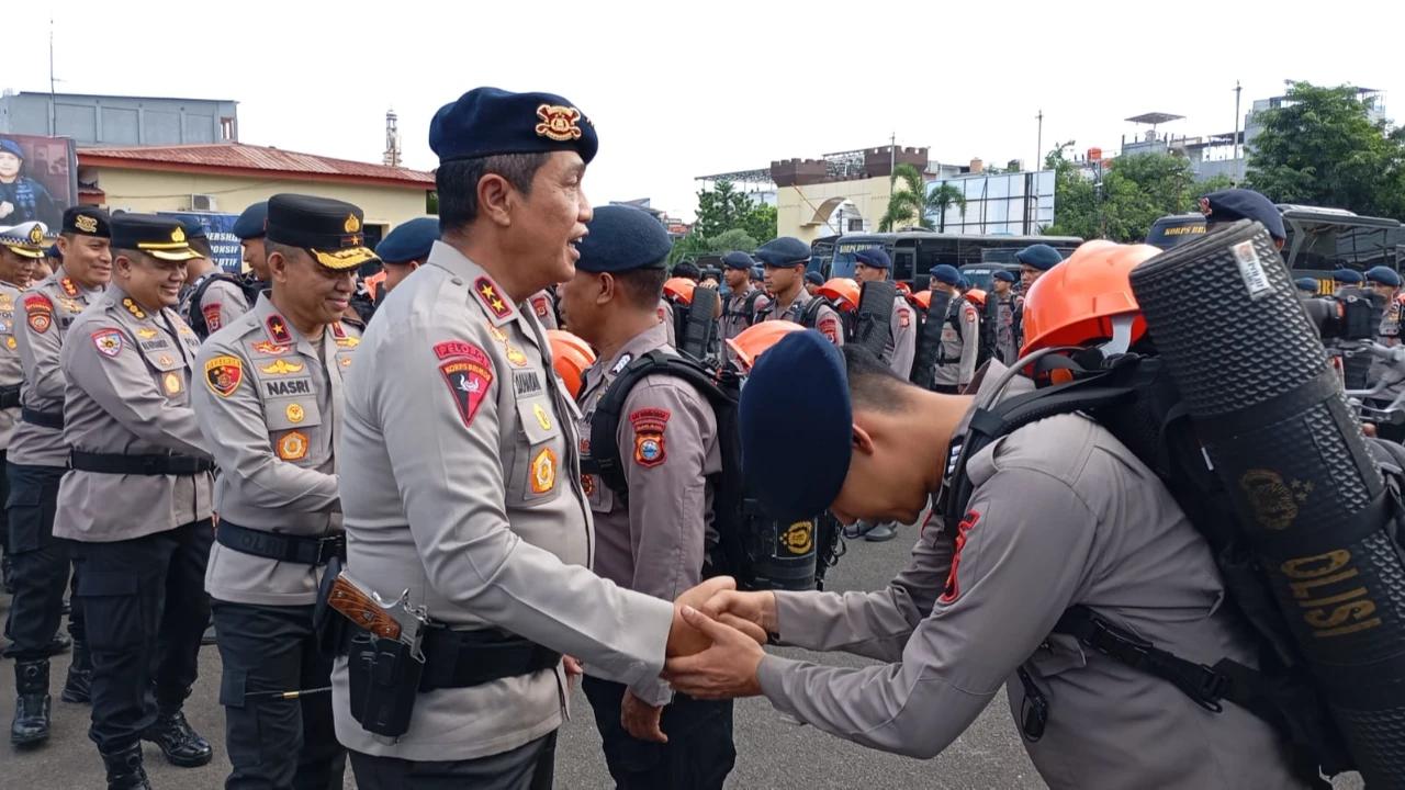 Polda Sulsel Kerahkan Ratusan Brimob Bantu Rehabilitasi Pascabanjir Bandang di Aceh