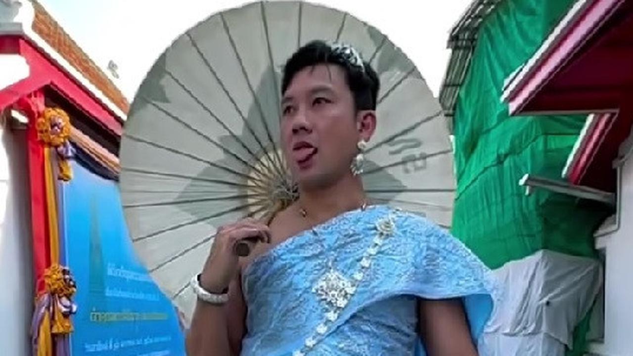 Heboh Denny Sumargo Pakai Baju Tradisional Perempuan Thailand, Auto Jadi Sorotan Netizen