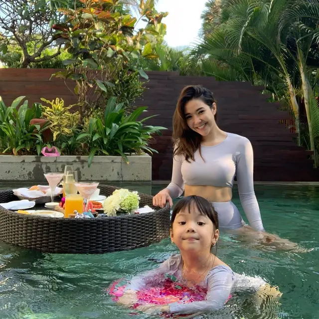 6 Momen Seru Gempi dan Gisella Anastasia Liburan Ke Bali