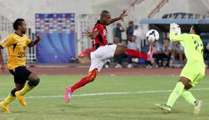 Persipura Jayapura ketika itu berhasil menembus semifinal setelah mendepak Al-Kuwait dengan agregat 8-4 di Piala AFC 2014. (AFP/Yasser Al-Zayyat)