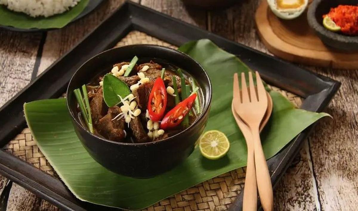Menelusuri Kabur Sejarah: Makanan untuk Siapa?