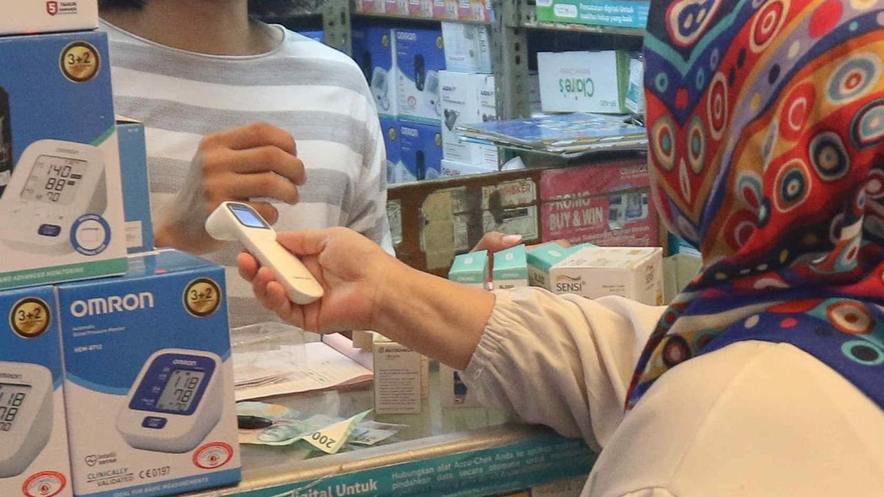 "Beliau minta harga obat itu sama dong dengan negara-negara tetangga,” kata Menteri Kesehatan Budi Gunadi Sadikin usai rapat di Istana Kepresidenan, pada 2 Juli 2024.&nbsp;Foto: Liputan6.com/Herman Zakharia<br>