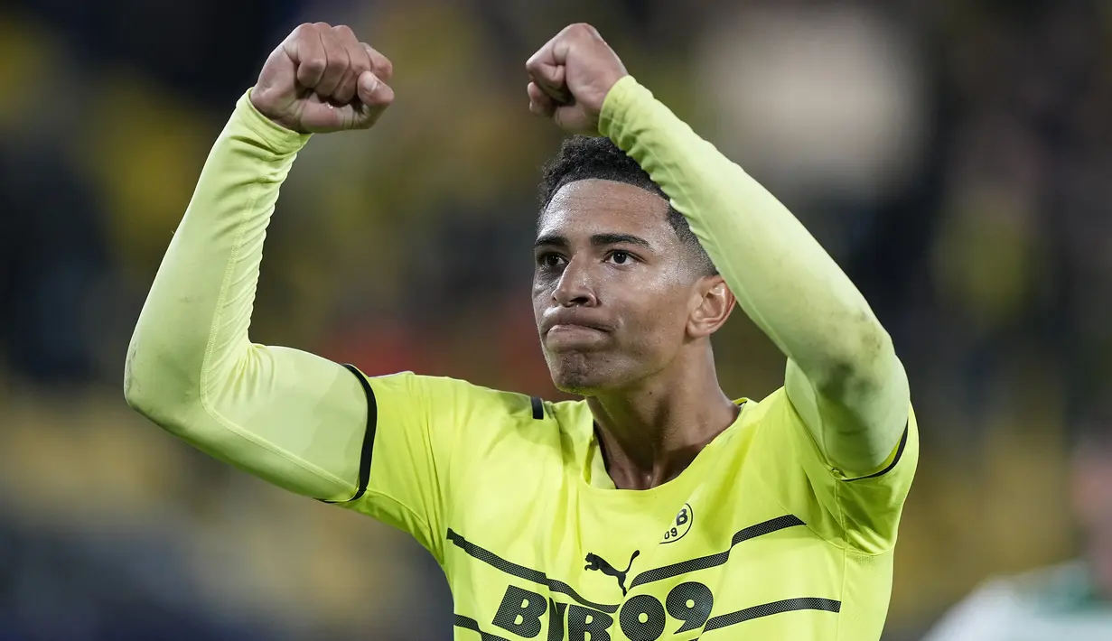 Jude Bellingham. Gelandang 18 tahun ini sedang menjalani musim keduanya bersama Borussia Dortmund musim ini. Ia didatangkan dari Birmingham City yang merupakan tim akademinya pada awal 2020/2021. Bersama Dortmund telah tampil dalam 57 laga dengan raihan 6 gol dan 9 assist. (AP/Martin Meissner)