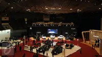 Puluhan mobil mewah dipamerkan dalam Jakarta Auto Show 2015 yang digelar di Jakarta Convention Centre, Rabu (28/10/2015). Jakarta Auto Show 2015 berlangsung pada 28 Oktober hingga 1 November 2015. (Liputan6.com/Helmi Fithriansyah)