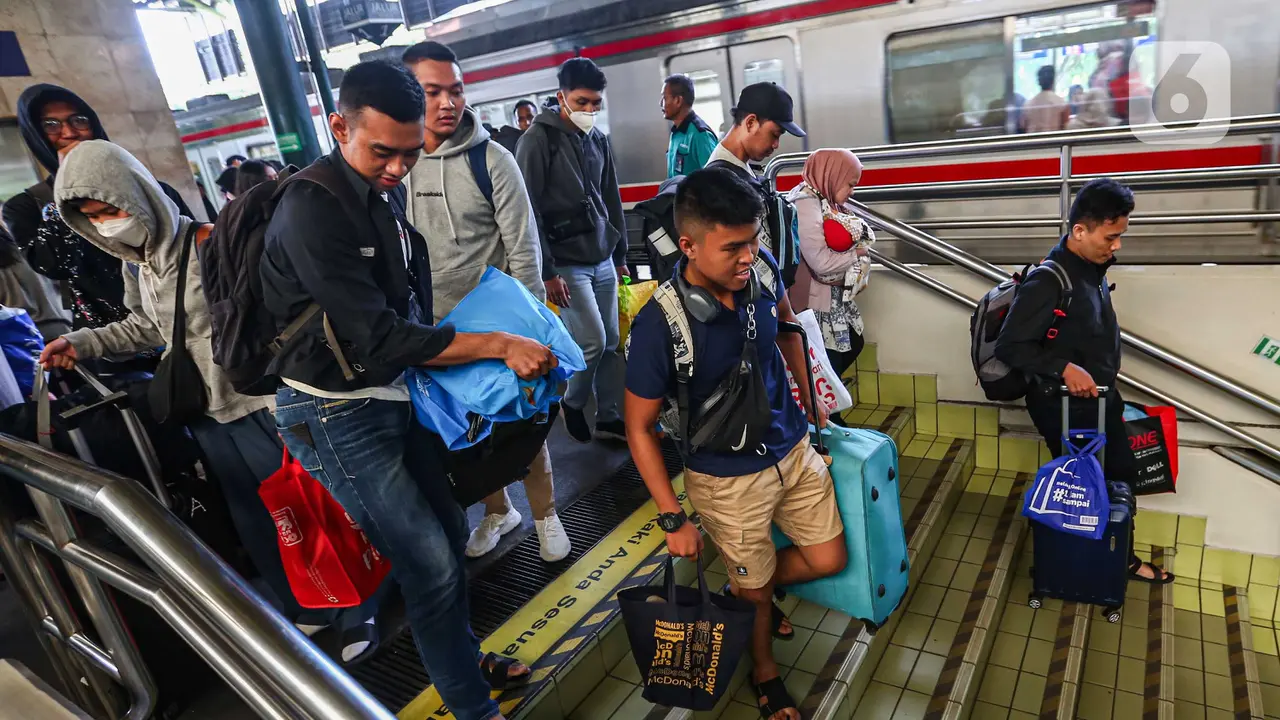 KAI Commuter Layani Lebih dari 20 Juta Orang Selama Angkutan Lebaran 2024