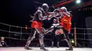 Para kontestan berduel dalam ajang Warrior 2020 di Moskow, Rusia, pada 23 Februari 2020. Warrior 2020, sebuah turnamen kesatria internasional dan pertunjukan abad pertengahan yang unik, digelar di Moskow pada Minggu (23/2). (Xinhua/Maxim Chernavsky)