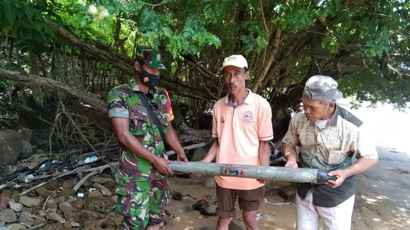 Nelayan termukan benda mirip rudal di Selayar (Liputan6.com/Istimewa)