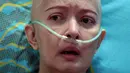 Yana Zein meningggal karena kanker payudara pada Kamis, 1 Juni 2017. Sebelunya, Yana Zein sempat menjalani pengobatan di Cina. (Deki Prayoga/Bintang.com)