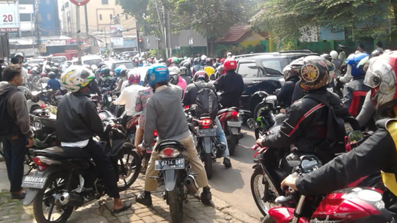 macet-jakarta-131027b.jpg
