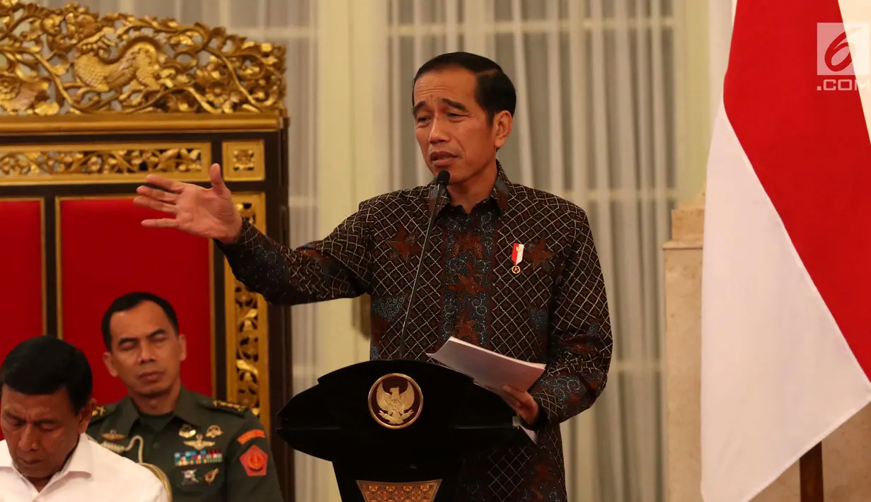 Presiden Joko Widodo atau Jokowi memimpin Sidang Kabinet Paripurna di Istana Negara, Jakarta, Senin (9/4). Sidang Kabinet Paripurna membahas dua hal. (Liputan6.com/Angga Yuniar)