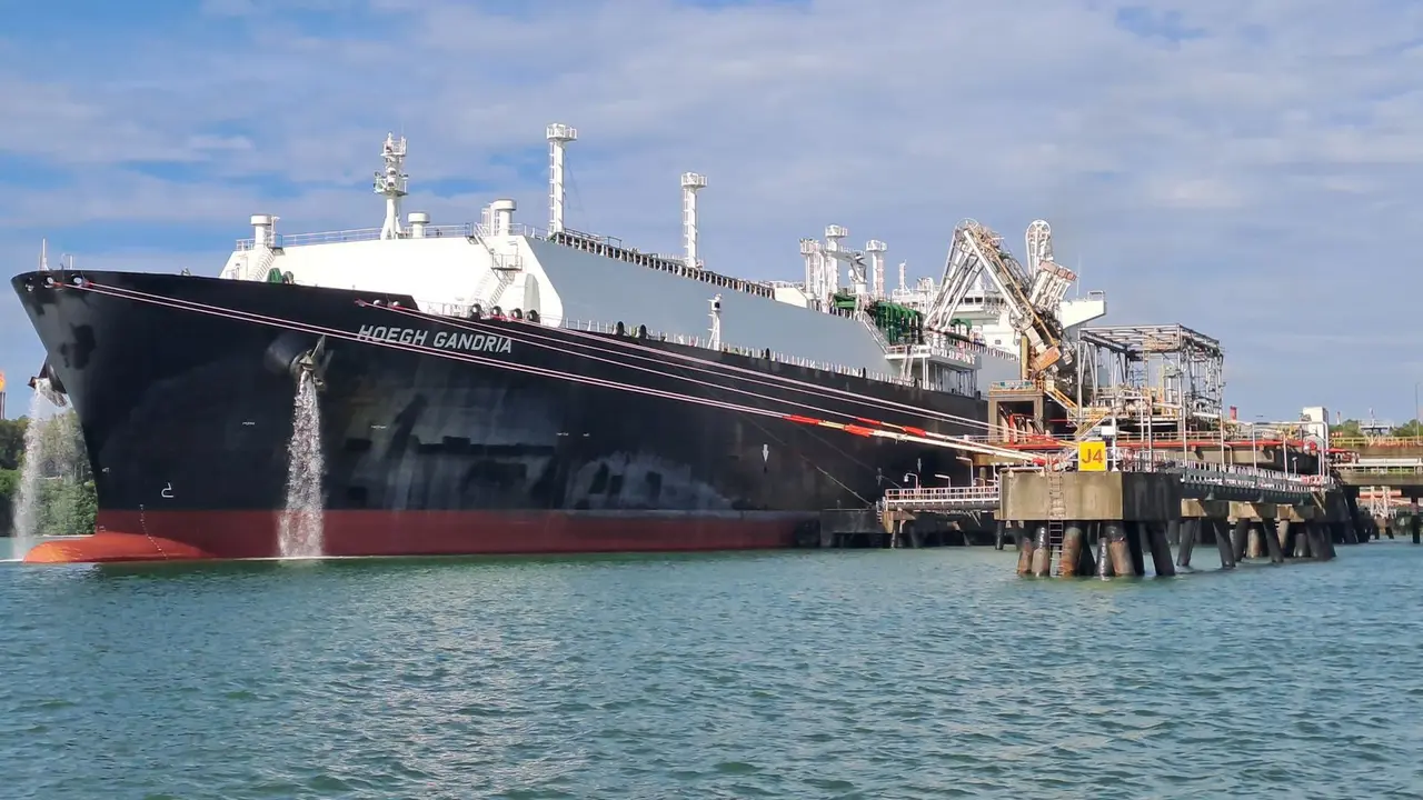 Jajaki Selama 3 Tahun, PGN Akhirnya Jual Beli 7 Kargo LNG Internasional ke Tiongkok