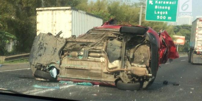 VIDEO: Tabrakan Tol Tangerang Gara-Gara Pakai Bahu Jalan