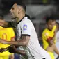 Pemain belakang Madura United FC, Jaimerson Da Silva Xavier merayakan gol yang dicetaknya ke gawang Bhayangkara FC pada lanjutan Shopee Liga 1 Indonesia 2019 di Stadion Madya Gelora Bung Karno, Jakarta, Senin (5/8/2019). Laga kedua tim berakhir imbang 1-1. (Liputan6.com/Helmi Fithriansyah)