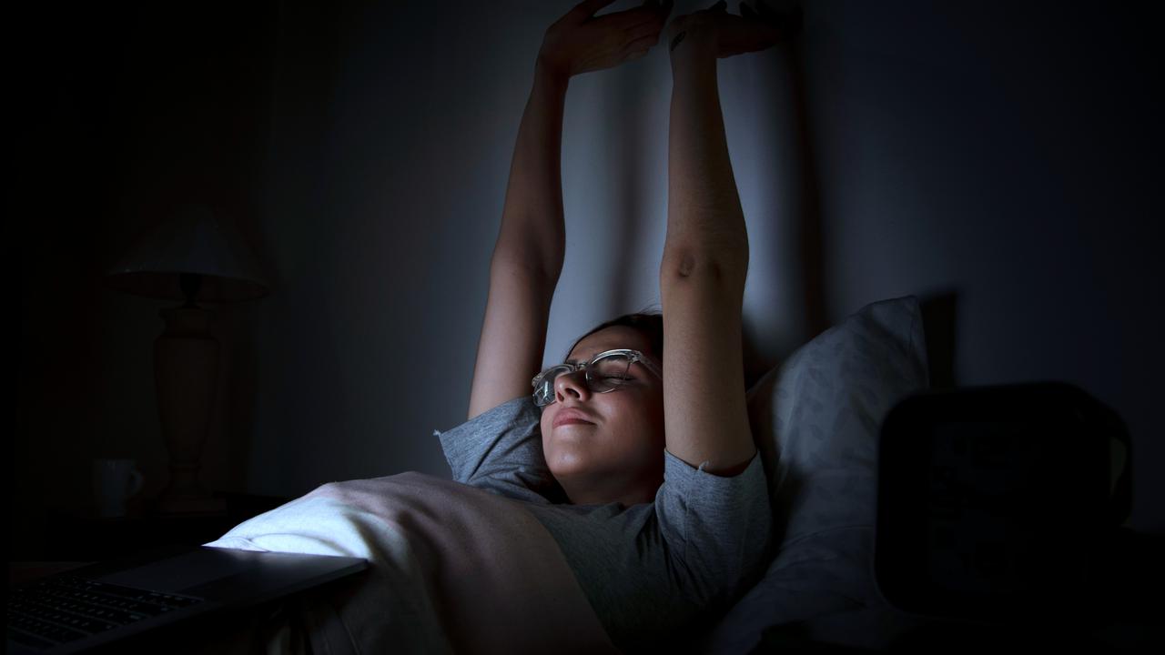 Kenapa Gen Z Suka Begadang? Ternyata dari FOMO hingga Tekanan Sosial, Ini Alasan Lengkapnya