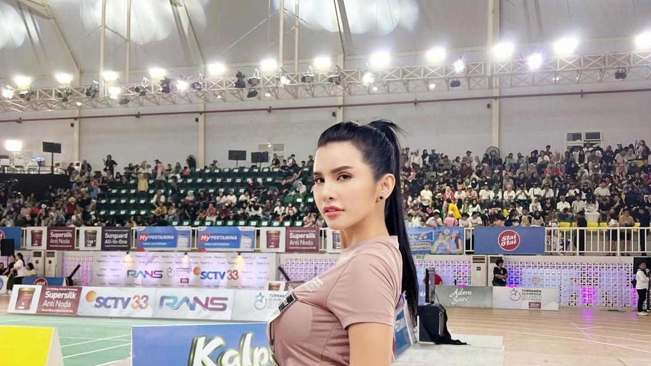 Potret Maria Vania dengan Outfit Sporty, Tampil Memesona dan Fashionable