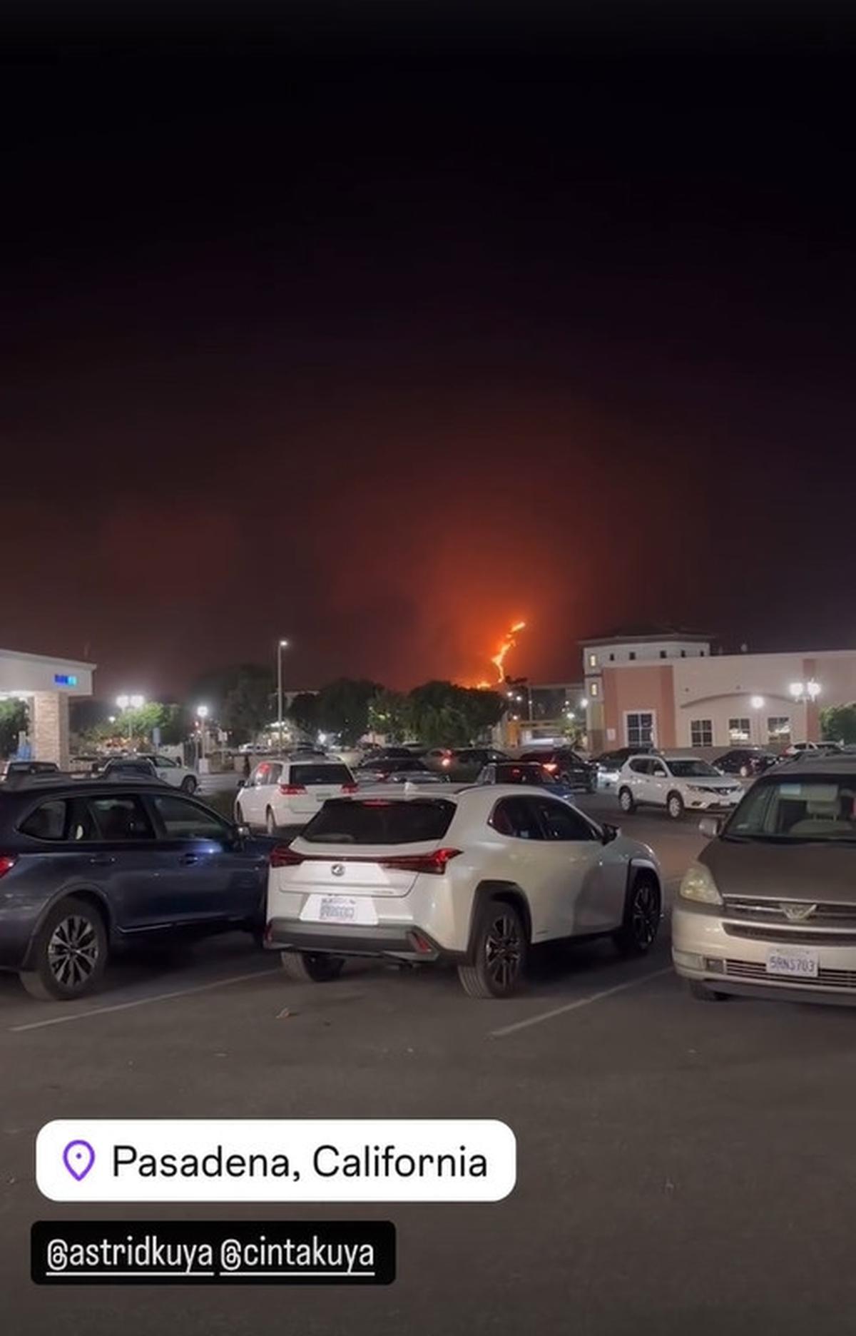Jenguk Cinta Kuya, Potret Uya Kuya Jadi Saksi Kebakaran Hebat di Los Angeles - Angin Kencang Bikin Pagar Rumah Roboh