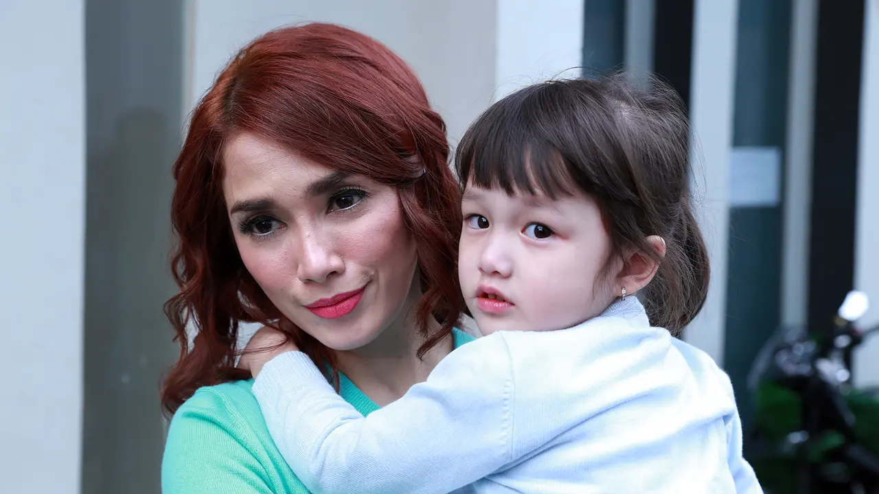 [Bintang] Ussy Sulistiawaty