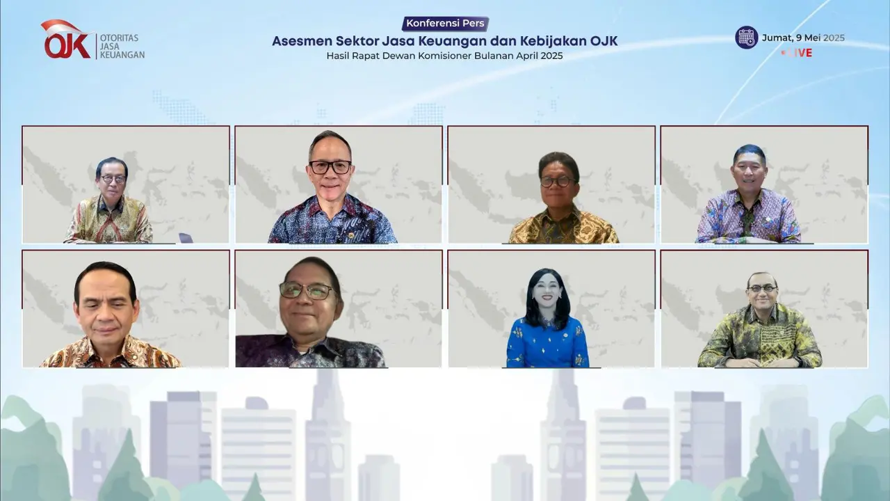 Ketua Dewan Komisioner OJK, Mahendra Siregar dan jajarannya dalam Konferensi Pers RDK Bulanan (RDKB) April 2025 di Jakarta, Jumat (9/5/2025). Dok OJK
