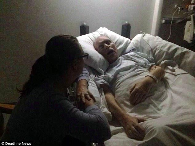 Mereka bertemu saat Jim sakit parah | copyright www.dailymail.co.uk