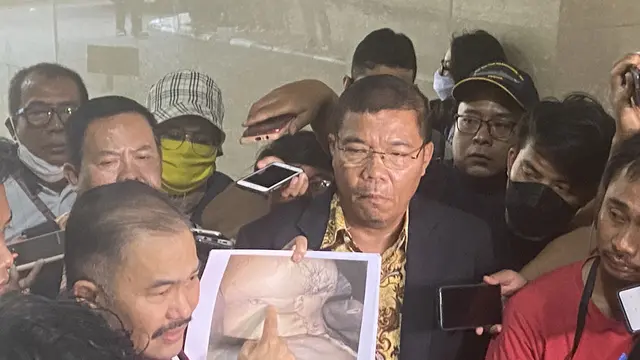 Kamarudin Simanjuntak, Pengacara Keluarga Almarhum Brigadir J alias Nofriansyah Yosua Hutabarat, menemukan bukti baru terkait dugaan pembunuhan berencana yang menewaskan kliennya.