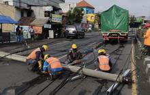 PLN Gerak Cepat Atasi Tiang Ambruk, Jalur Surabaya-Sidoarjo Sempat Lumpuh