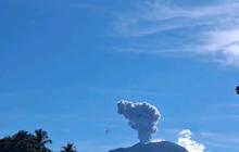 Erupsi Gunung Ibu Lontarkan Abu Setinggi 600 Meter, Status Waspada Ditetapkan