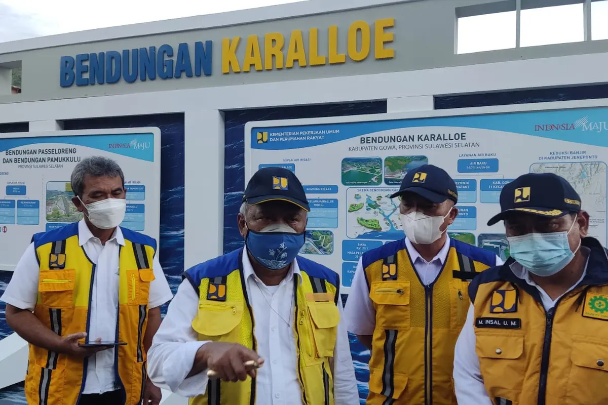 Menteri PUPR Basuki Hadimuljono mengunjungi Bendungan Karalloe (Liputan6.com/Fauzan)