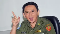 Puluhan warga Pinangsia, Taman Sari Jakarta Barat mendatangi   Gubernur DKI Jakarta Basuki Tjahaja Purnama.