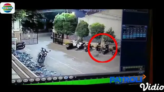 Detik-Detik Pencurian Motor di Masjid Matraman Terekam CCTV