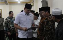 FOTO: Menteri AHY Bagikan Sertifikat Wakaf untuk Masjid dan Musala di Jakarta