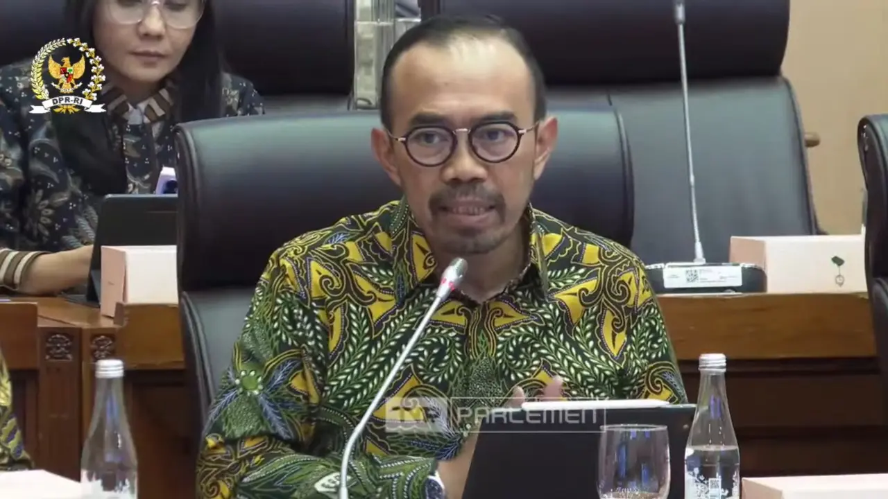 Direktur Utama Pertamina Patra Niaga, Riva Siahaan saat Rapat Dengar Pendapat dengan Komisi XII DPR RI, Kamis (20/2/2025). (Foto: tangkapan layar/Arief RH)